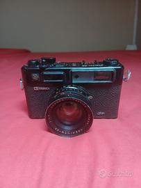 Macchina fotografica vintage yashica anni 70