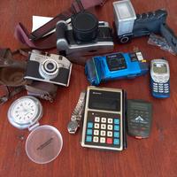 OGGETTI VARI ( MACCHINE FOTO-TELEFONI-CALCOLATRICE