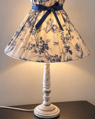 Lampada shabby chic con paralume artigianale unico