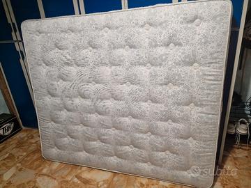 materasso matrimoniale a molle 160x190cm