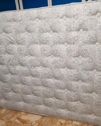 materasso matrimoniale a molle 160x190cm