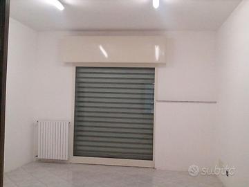 SARACINESCA NEGOZIO o GARAGE