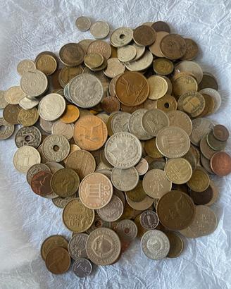 Lotto 1 kg di monete mondiali