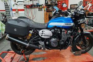 xjr 1300 racer 