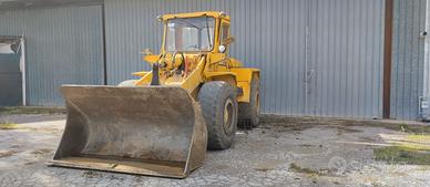 Pala gommata con targa