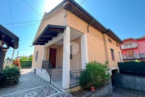 VILLA SINGOLA A CASTREZZATO