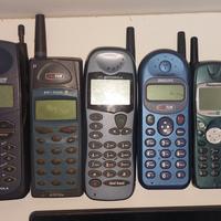 lotto 8 telefoni vintage 