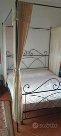 Letto a baldacchino