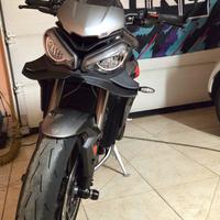 Ala anteriore Triumph street triple 765 