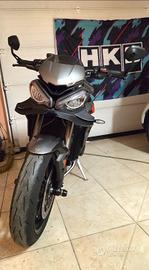 Ala anteriore paratacchi Triumph street triple