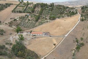 Terreno 4 ha.Capannone 380m2 adatto panneli solari