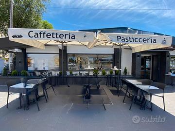 2 Ombrelloni con base in ferro