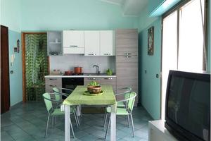 Scopri il Tuo Rifugio da Sogno a 50 Metri dal Mare