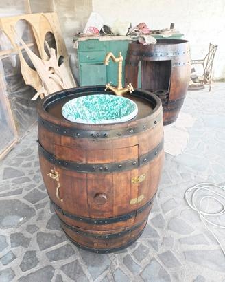 lavandino con antica botte