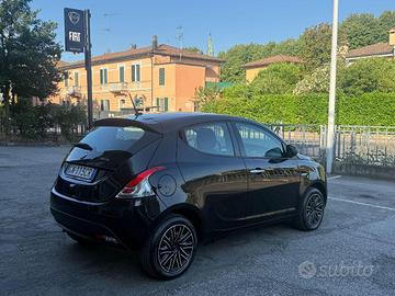LANCIA - Ypsilon - 1.0 FireFly 5p.S&S Hyb.