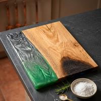 tagliere artigianale in legno e resina