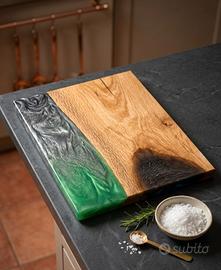 tagliere artigianale in legno e resina