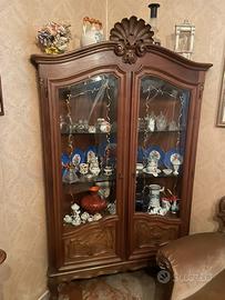 Antica vetrina in legno