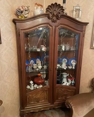 Antica vetrina in legno