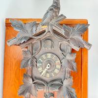 Antico orologio a cucu’