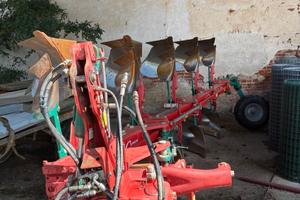 ARATRO USATO MARCA KVERNELAND MODELLO LS 100 / TES