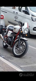 Triumph THRUXTON S.E. 900