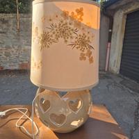 Lampada in ceramica traforata con paralume