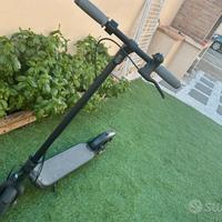 Monopattino elettrico Ninebot F25