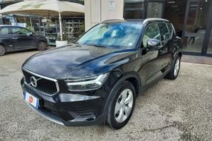 2020 VOLVO XC40 T2 MOMENTUM