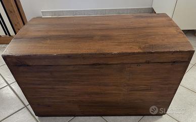Baule in legno antico