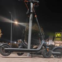 Monopattino elettrico ninebot e2 plus