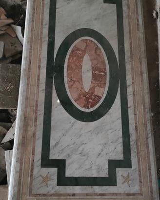 Tavolo in marmo lavorato