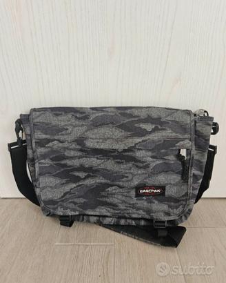 zaino a tracolla eastpak 