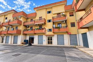 3 LOCALI A ZAPPONETA
