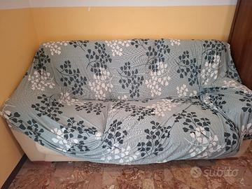 Divano letto matrimoniale con doghe in legno