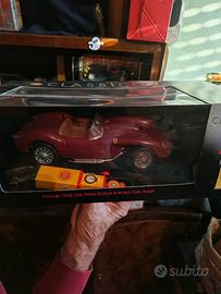 Ferrari 250 Testa Rossa 1958 & Pompa Benzina Shel