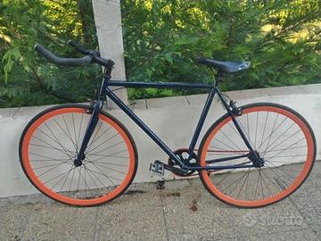 bici fixed a scatto  fisso o libera