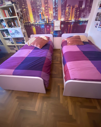 Due letti singoli con materassi inclusi