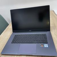 Huawei MateBook D15 Ryzen 7 8GB 512SSD