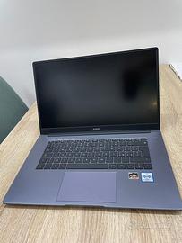 Huawei MateBook D15 Ryzen 7 8GB 512SSD