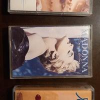 2 musicassette MADONNA + 1 LAURA PAUSINI 