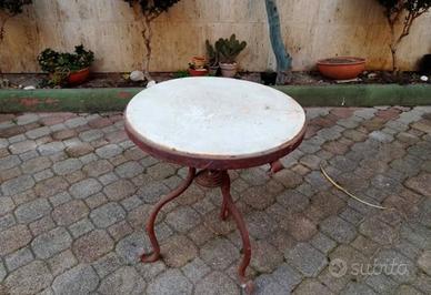 Tavolino antico in marmo, ferro e ottone 
