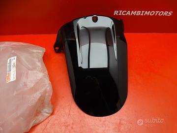 PARAFANGO POSTERIORE YAMAHA R6