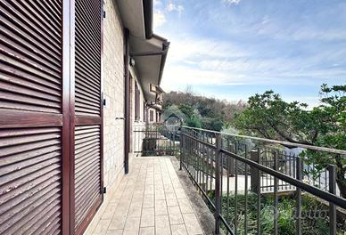 3 LOCALI A STRONCONE