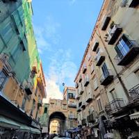 2 LOCALI A NAPOLI
