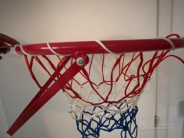 Canestro da basket da parete con rete bicolore