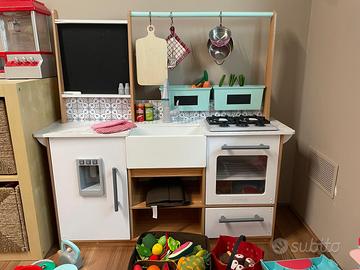 Cucina giocattolo con tantissimi accessori