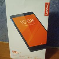 Lenovo Tab E7 con vetro lesionato