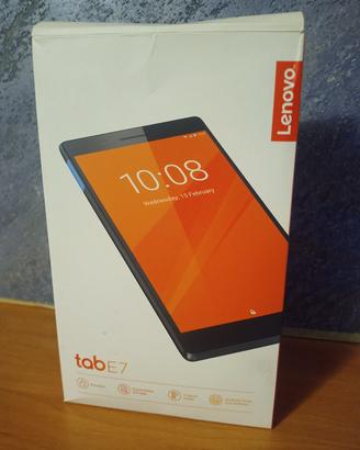 Lenovo Tab E7 con vetro lesionato