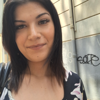 Addetta alle pulizie e cassiera